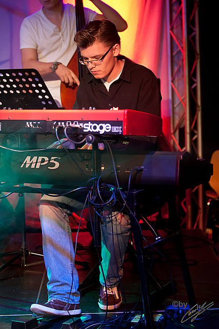 2011-11-27 - Jazz-Pop Cafe 2011 - 047.jpg